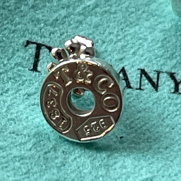 NON NEGOTIABLE 💯% AUTHENTIC TIFFANY 1837 ⭕️ CIRCLE EARRINGS - Picture 5 of 11
